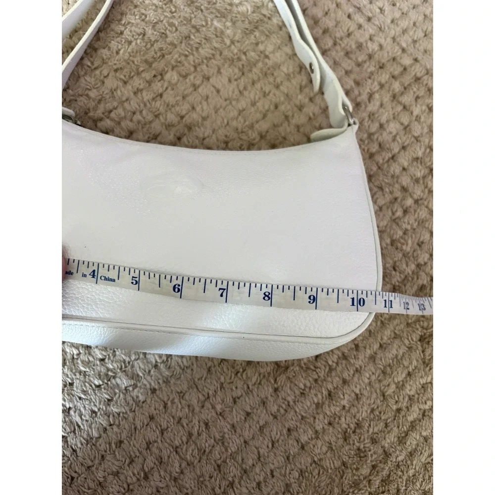 Longchamp Vintage Pebble Leather Baguette Shoulder Bag White Y2K Minimalist